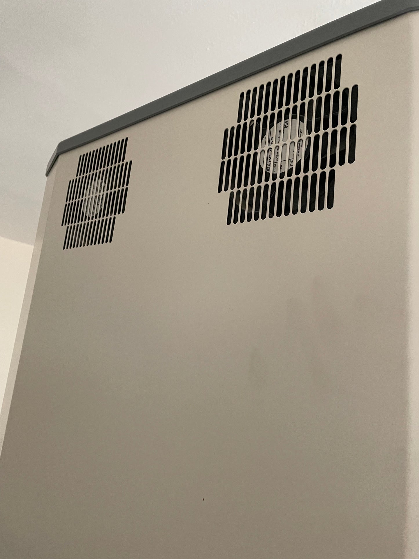 Cosmedico 8 Lamp Narrowband UVB Phototherapy Unit TL100W/01