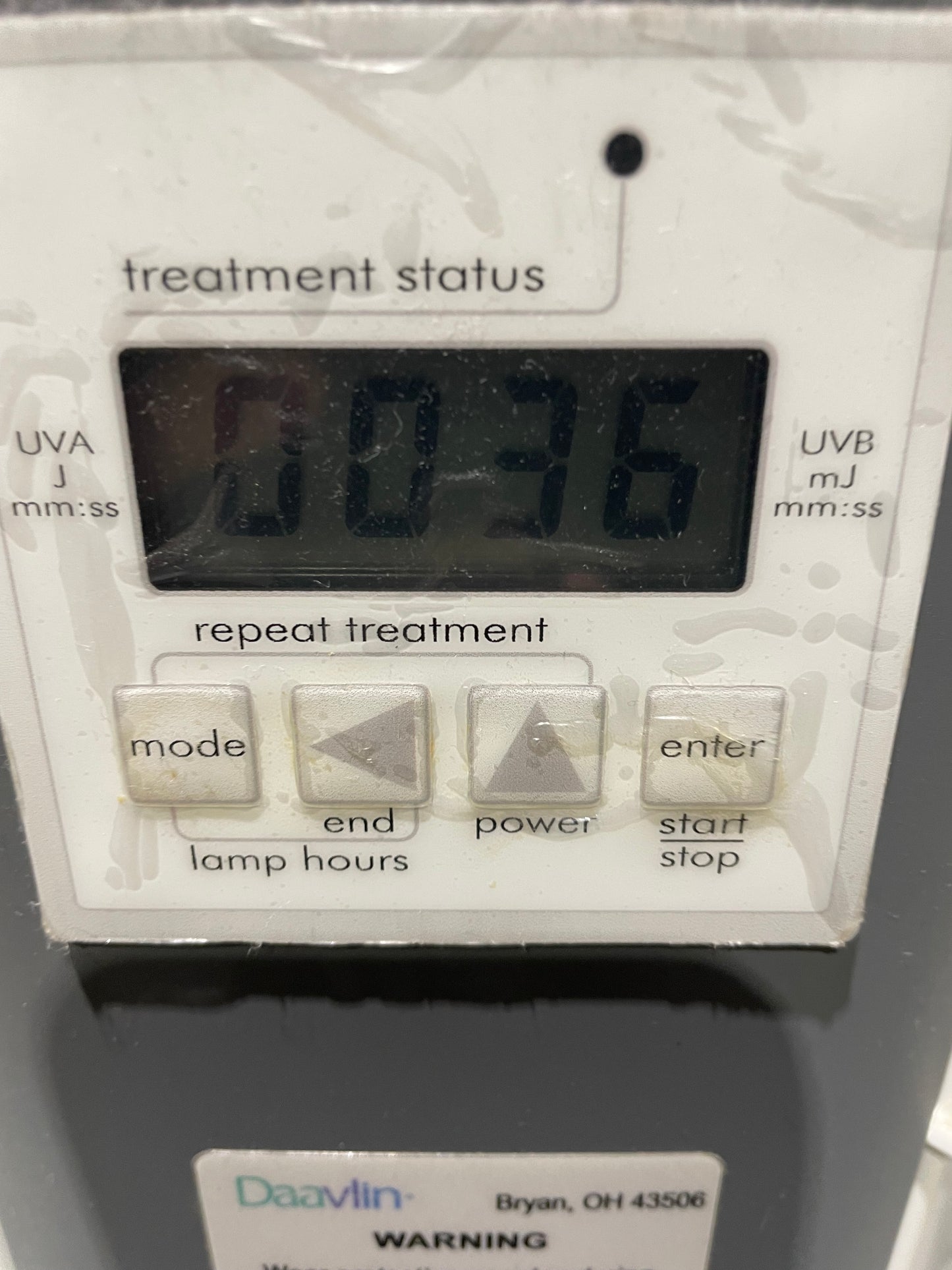 Daavlin 12 Lamp Narrowband UVB Phototherapy Unit TL100W/01